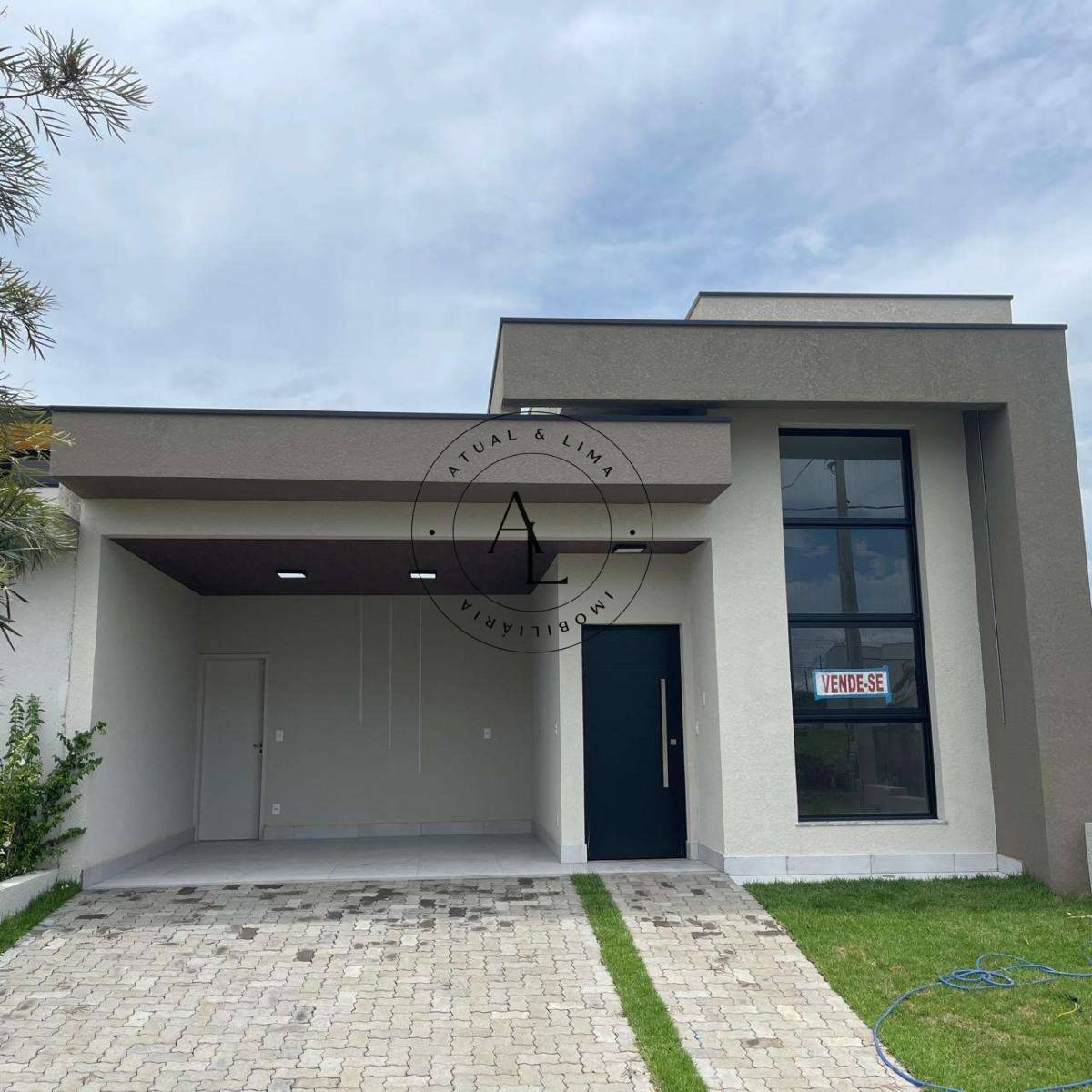Casa Térrea Nova com 3 Suítes, Escritório e Piscina no Condomínio - Atual & Lima Imoveis