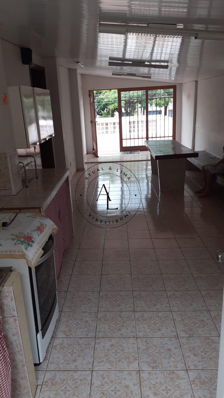 Ampla Casa com 3 Quartos, Edícula e Quintal Espaçoso: Conforto e Praticidade para Sua Família! - Atual & Lima Imoveis