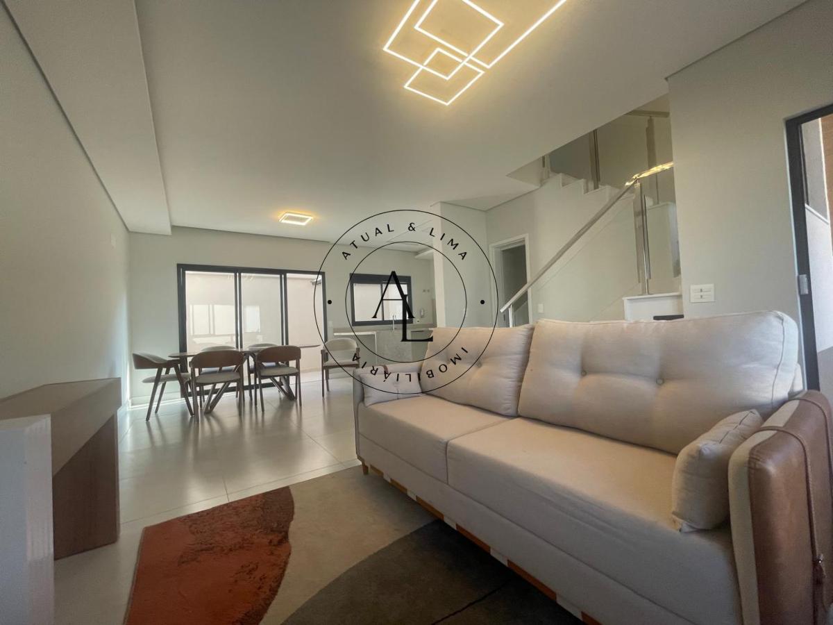 Casa à Venda com 3 Pavimentos: 3 Dormitórios, Varanda, 2 Cozinhas e 2 Salas - Atual & Lima Imoveis