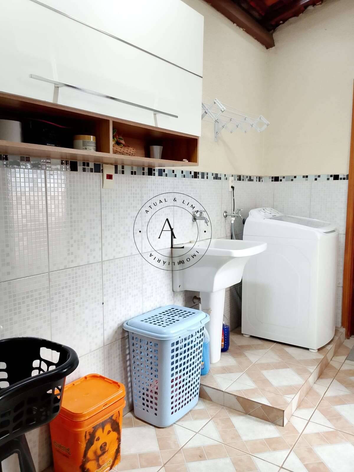 Casa à venda, com 4 quartos, 200m²