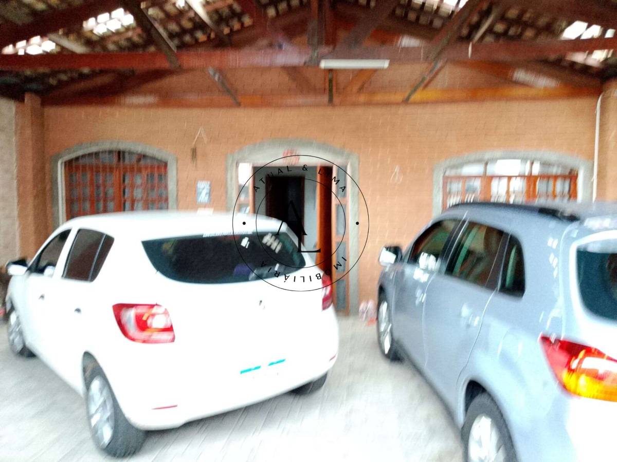 Casa à venda, com 4 quartos, 200m²