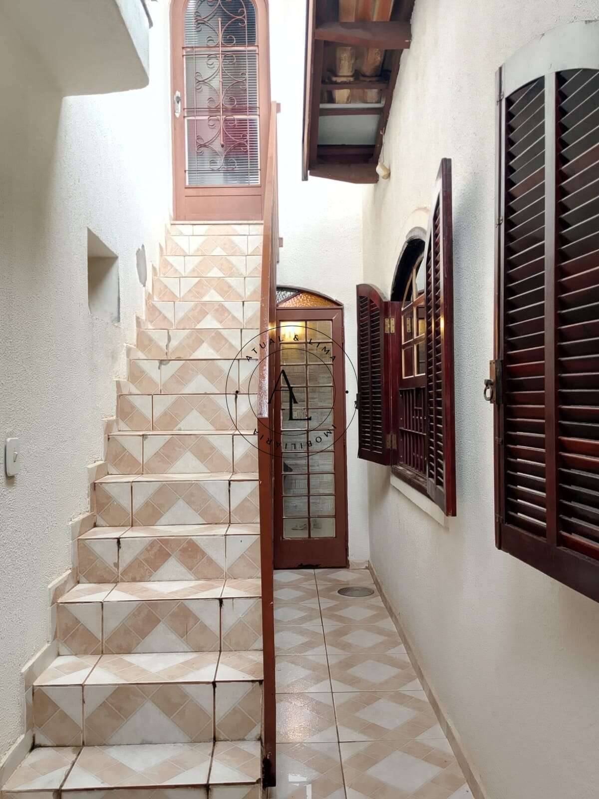Casa à venda, com 4 quartos, 200m²