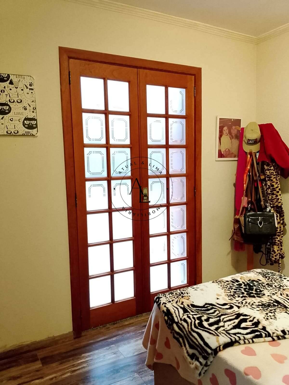 Casa à venda, com 4 quartos, 200m²