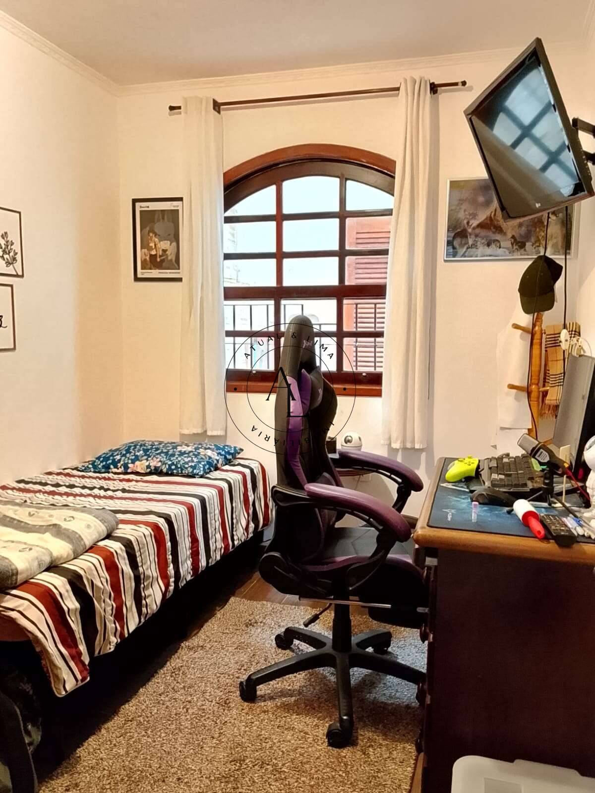 Casa à venda, com 4 quartos, 200m²
