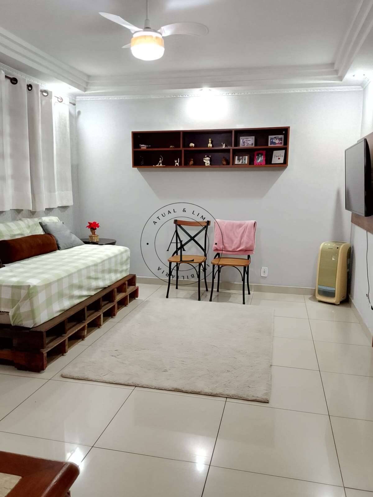 Casa à venda, com 4 quartos, 200m²