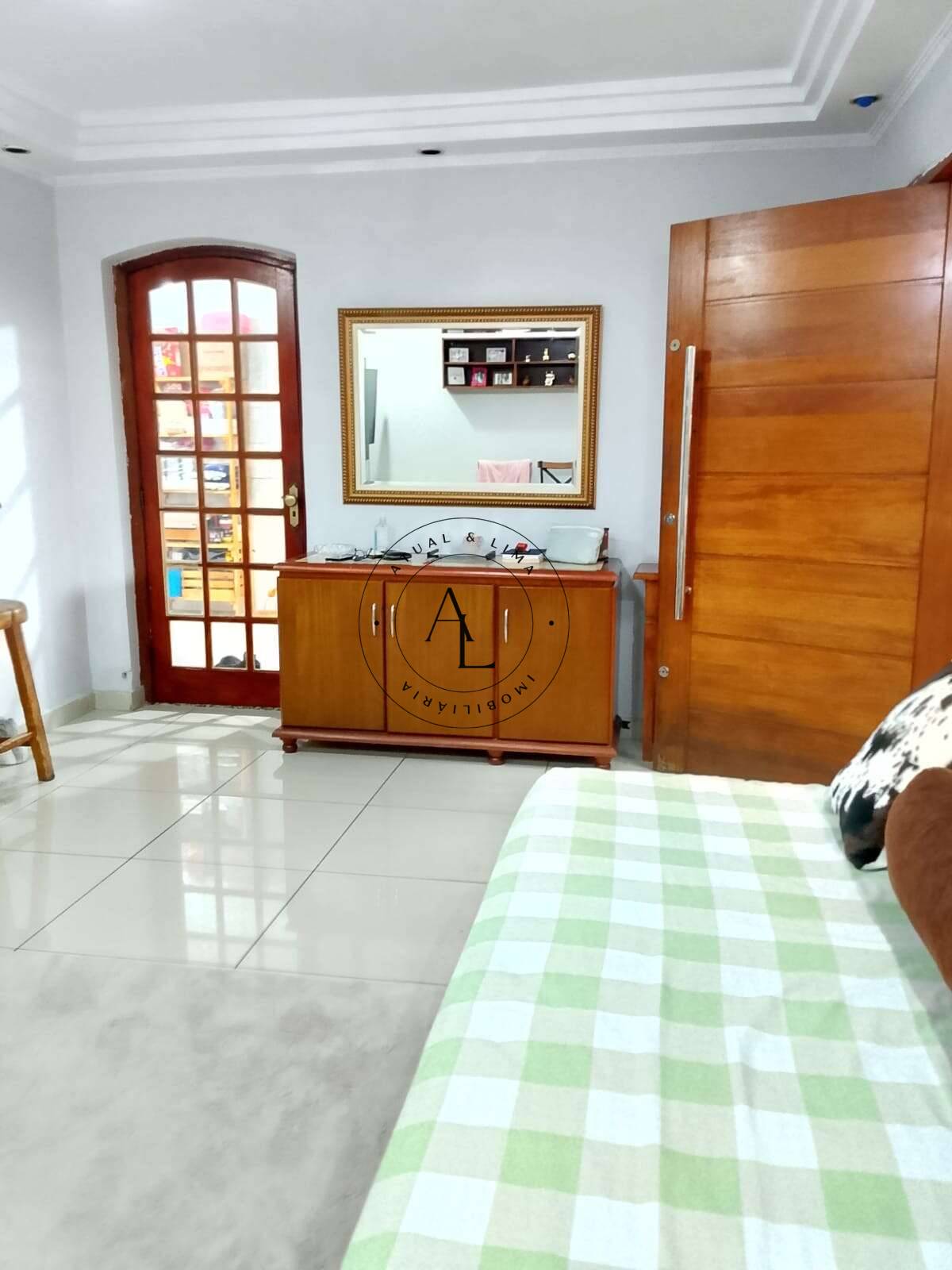 Casa à venda, com 4 quartos, 200m²