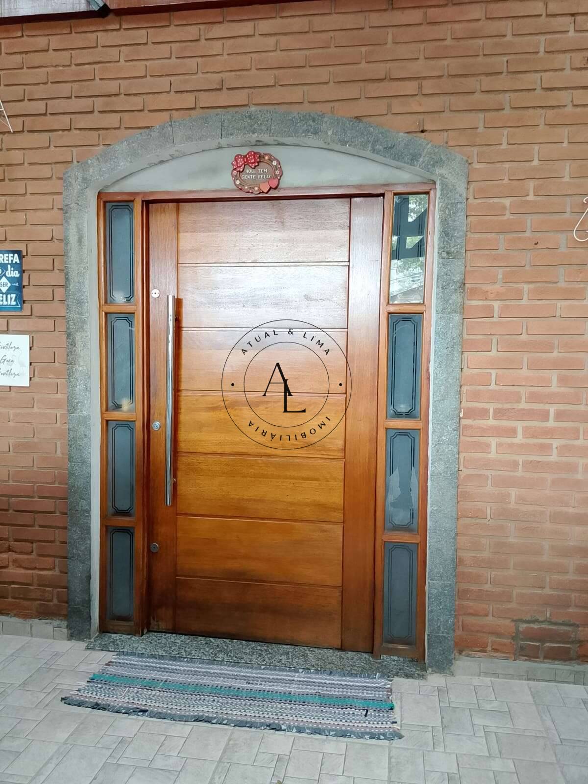 Casa à venda, com 4 quartos, 200m²