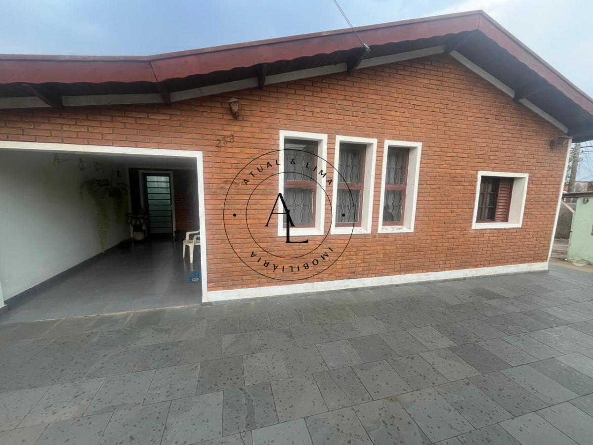 Casa Aconchegante com 3 Quartos, Edícula e Ótima Área Externa! - Atual & Lima Imoveis