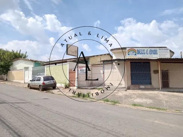 Casa de Esquina com ponto comercial: Conforto e Oportunidade de Negócio! - Atual & Lima Imoveis