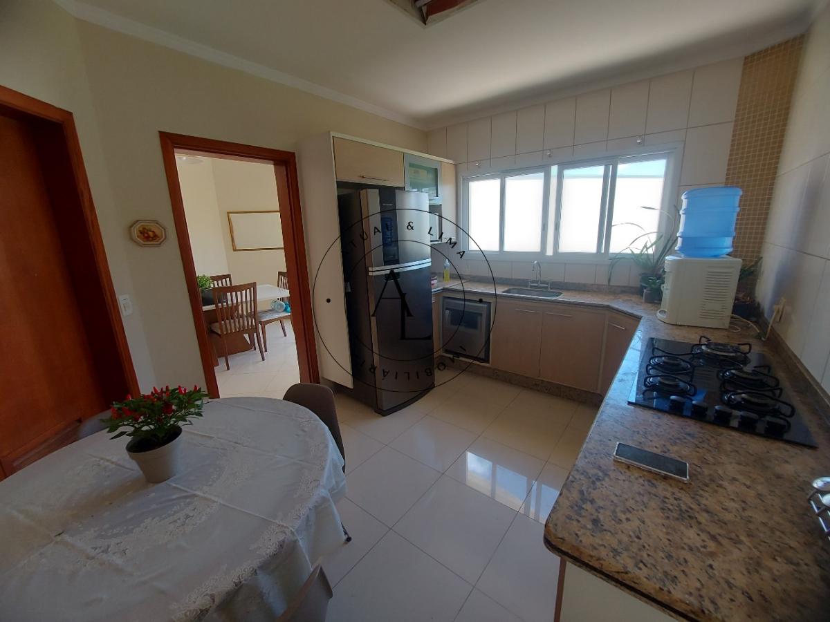 Casa de Condomínio à venda com 3 quartos, 239m² - Foto 12
