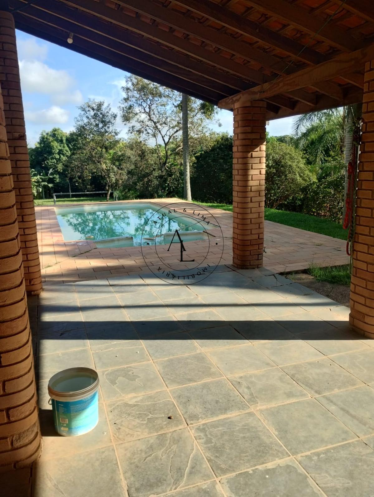 Refúgio dos Sonhos: Chácara com Piscina, Churrasqueira, Jardim e Campo de Futebol em 3.800m² - Atual & Lima Imoveis