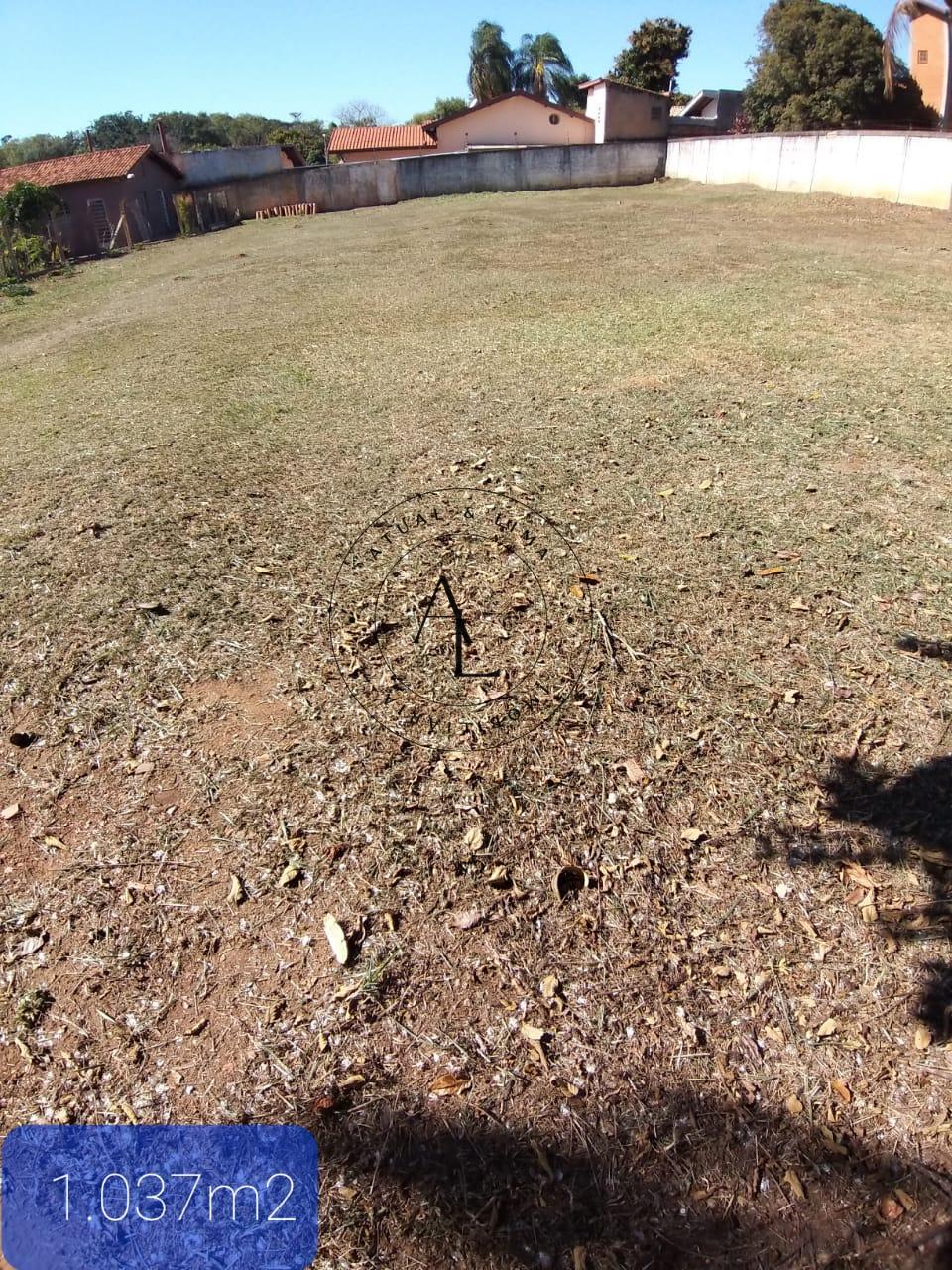 Terreno Amplo no Parque Xangrilá: Oportunidade para Construir o Seu Sonho! - Atual & Lima Imoveis